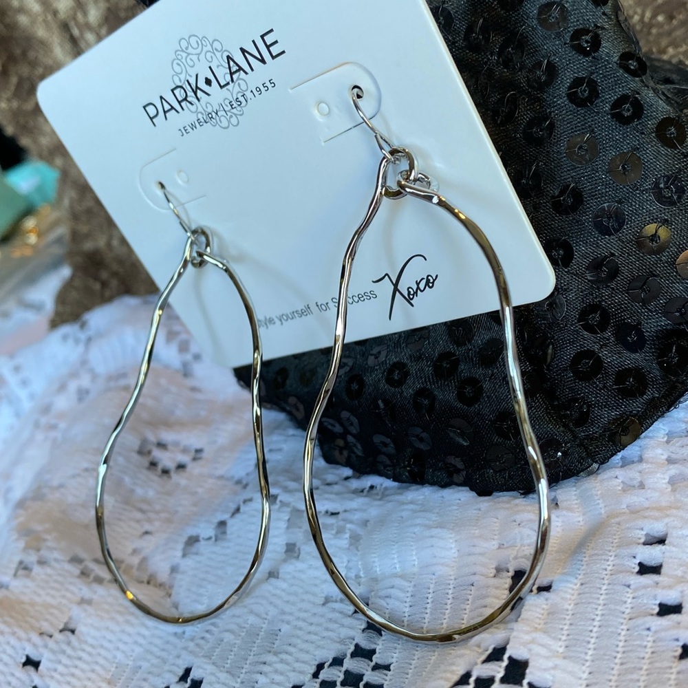 NWT MOCHI GOLD OR SILVER LIGHTWEIGHT EVERY DAY WAER STATEMENT EARRINGS - Picture 4 of 16